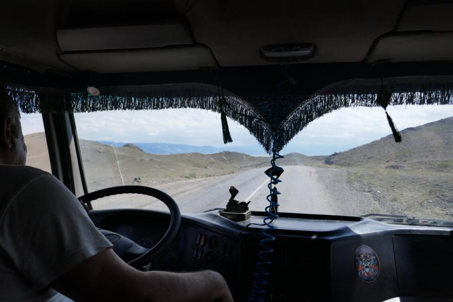 Reisetagebuch Elena und Mateo - im Lastwagen per Anhalter durch Kasachstan