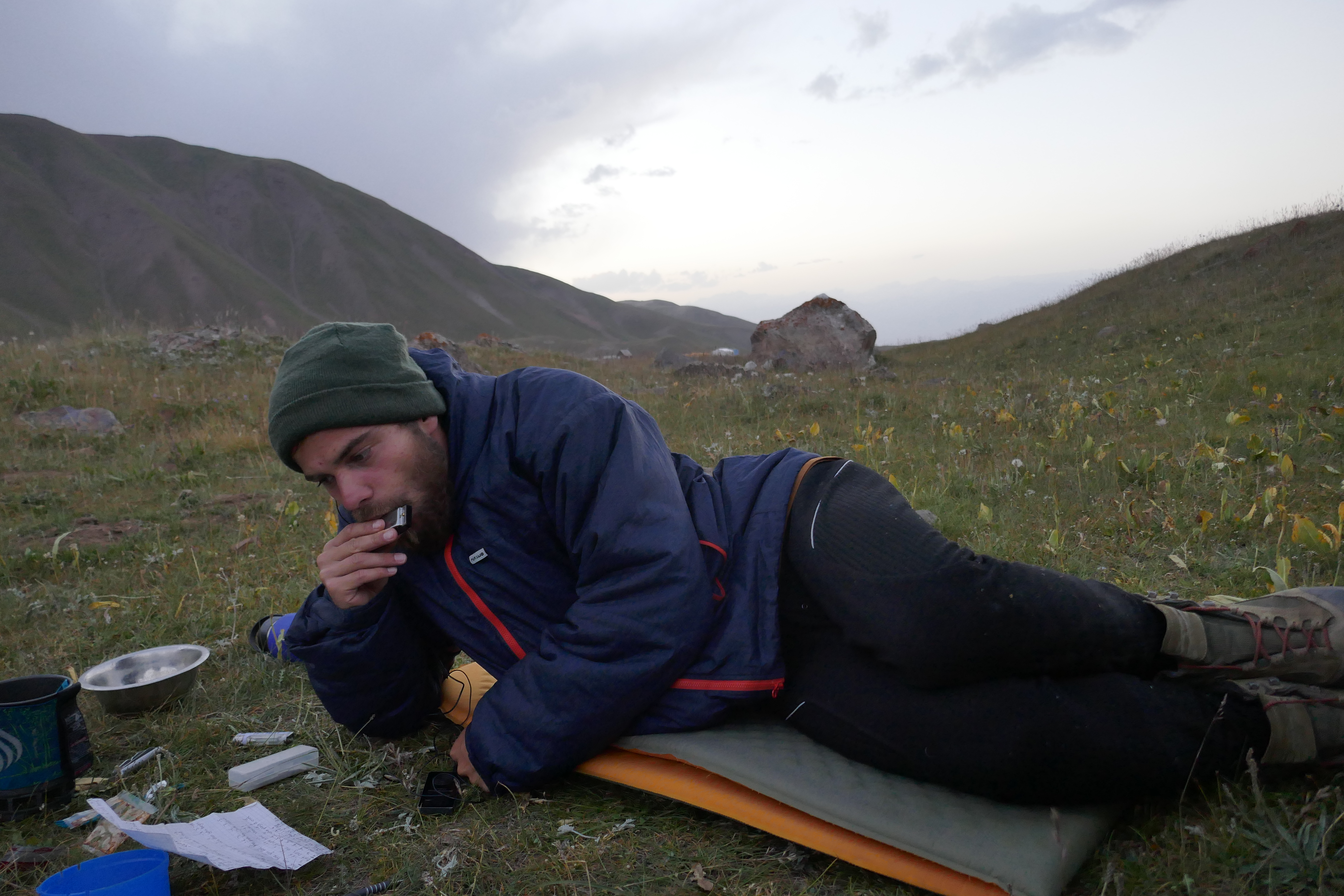 Paramo Torres Alturo Midnight Jacket - auch hoch in den Bergen konnte man bei kalten Temperaturen abends noch zeit draußen verbringen. Hier Terskej-Alatau-Traverse (Kirgistan)