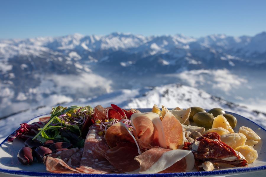 (c)Schultz Gruppe - Ski Food Festival & Winzer Wedel Cup