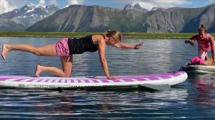 (c)Teammountainevent - SUP YOGA mit Karin Bittl (www.moutainglow.ch)