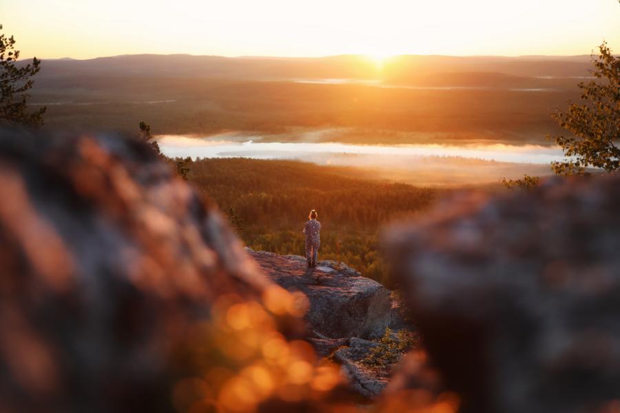 ©Visit Finland - Wanderer streifen auf den unzähligen Pfaden durch die unberührte Natur