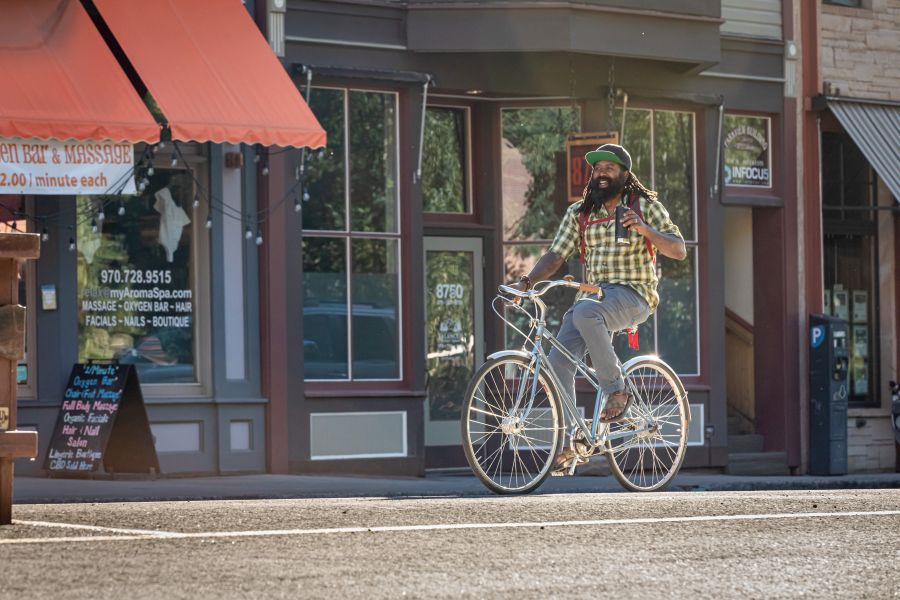 (c) Klean Kanteen - CAFE HOLZ - Riding Bike Downtown With Kanteen