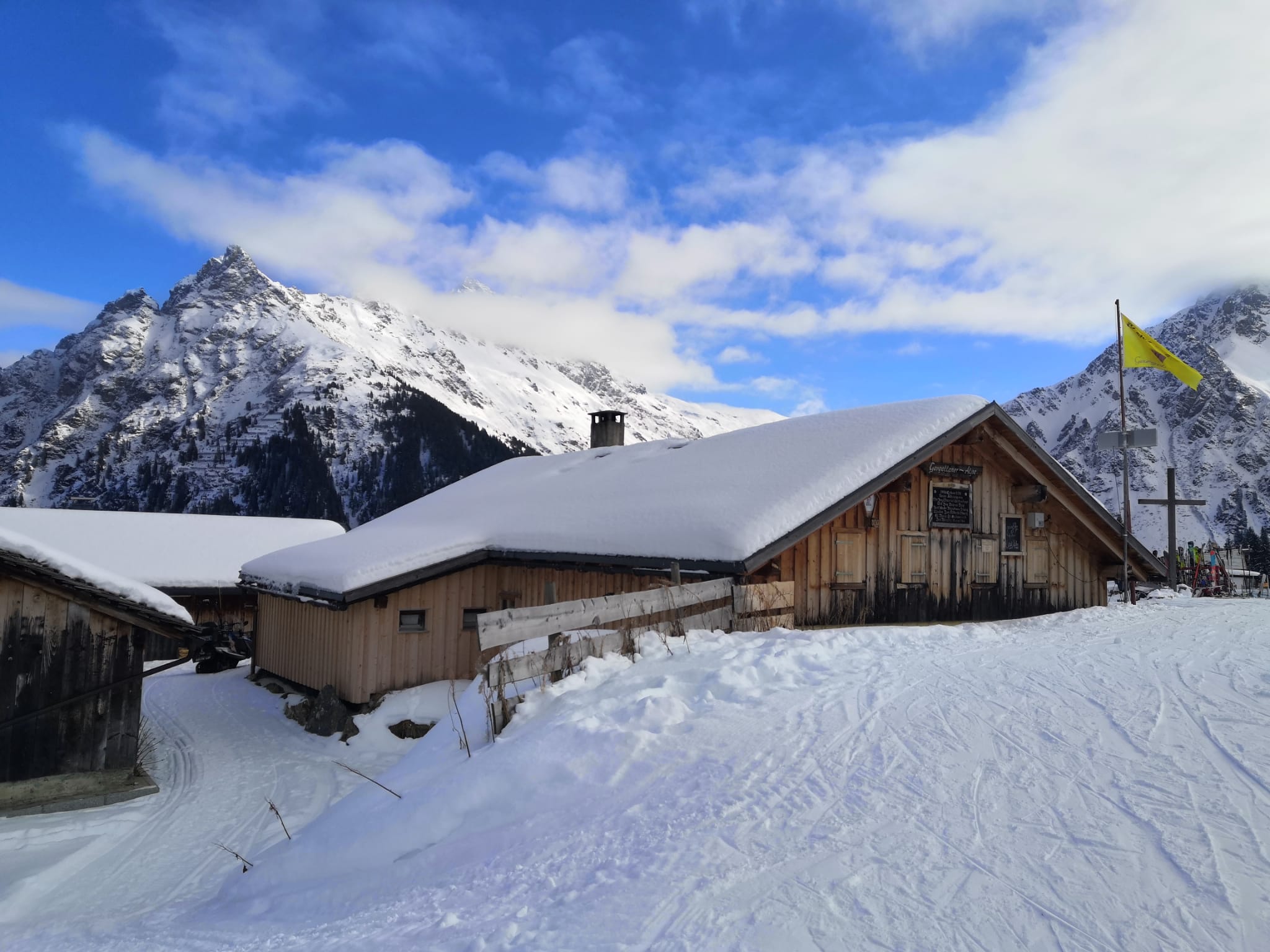 Pistenspaß im Skigebiet Gargellen - Kessl Hütte