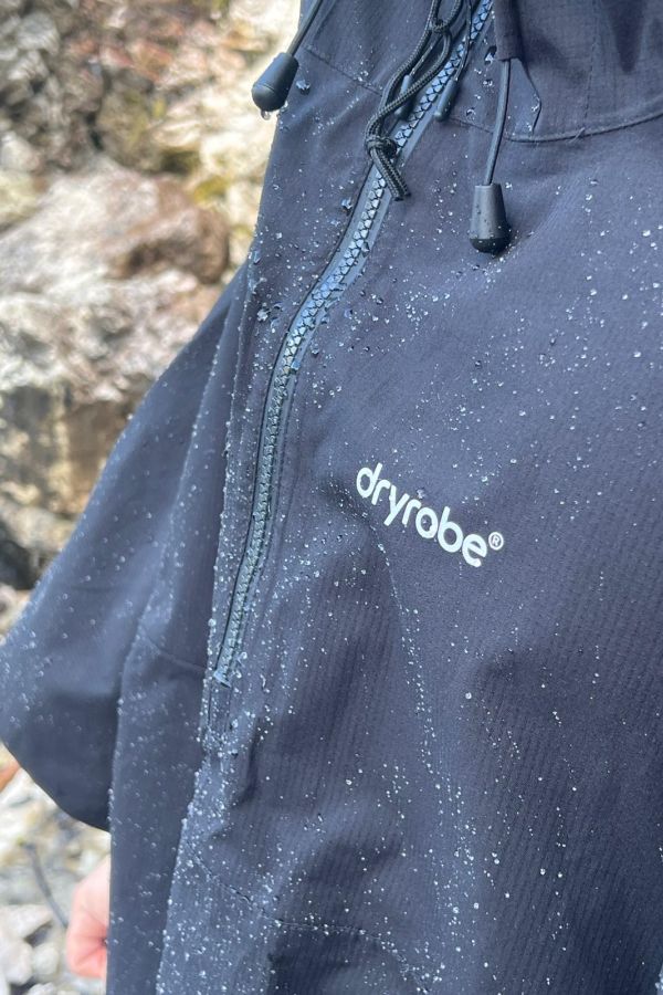 (c)Tim Sobinger - be-outdoor.de / DryRobe Waterproof Poncho