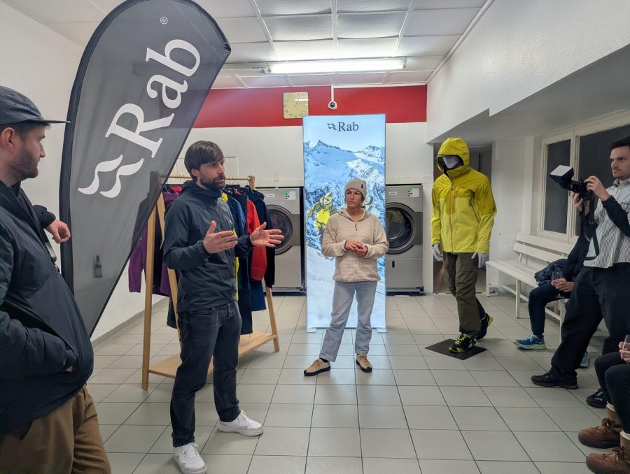 (c)be-outdoor_get clean get dry