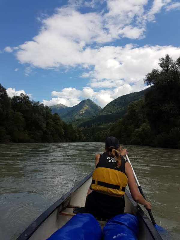 (c)be-outdoor_Mateo_und_Elena_Drau_Österreich