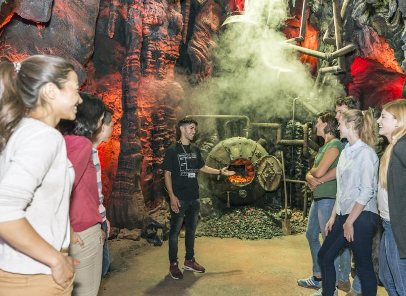 (c)Bavaria-Filmstadt JimKnopf und Lukas der Lokomotivfuehrer