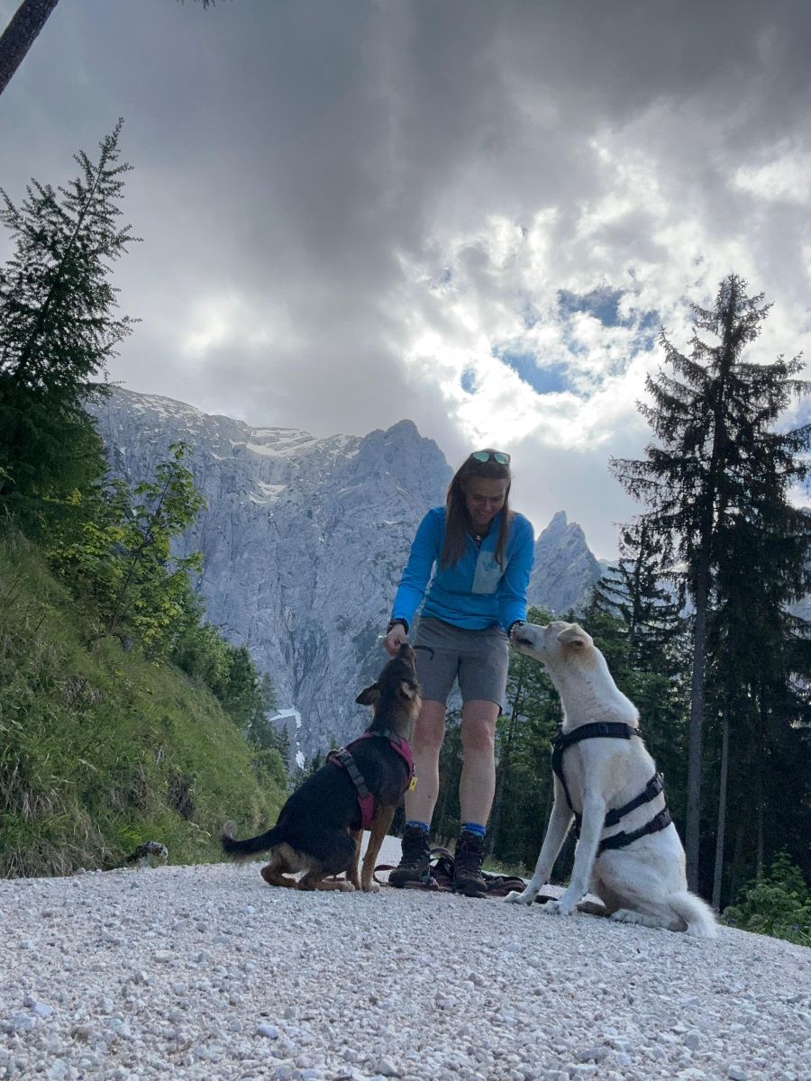 (c)be-outdoor.de - Petra Sobinger - Helly Hansen Loke Jacket 2.0 und Versalite 1/2 Zip Fleece
