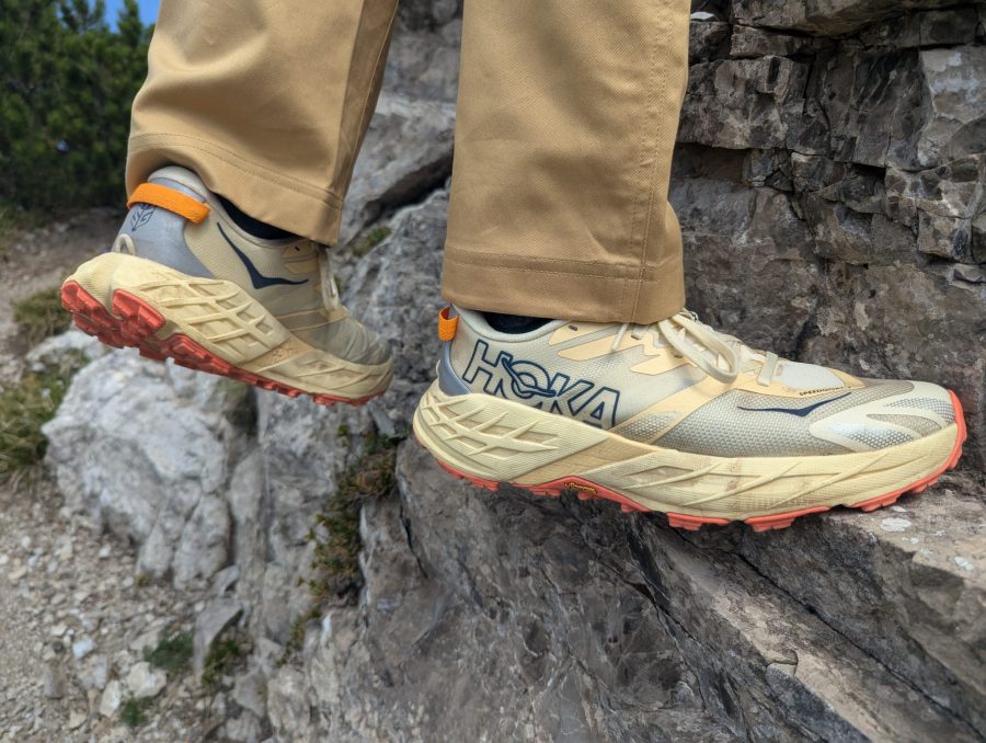 Hoka_Speedgoat 7_Damen im Einsatz_Seitenansicht
