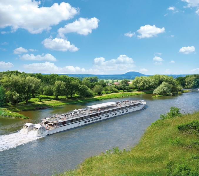 (c) HelWin GoetzingerMS Elbe Princesse CroisiEurope